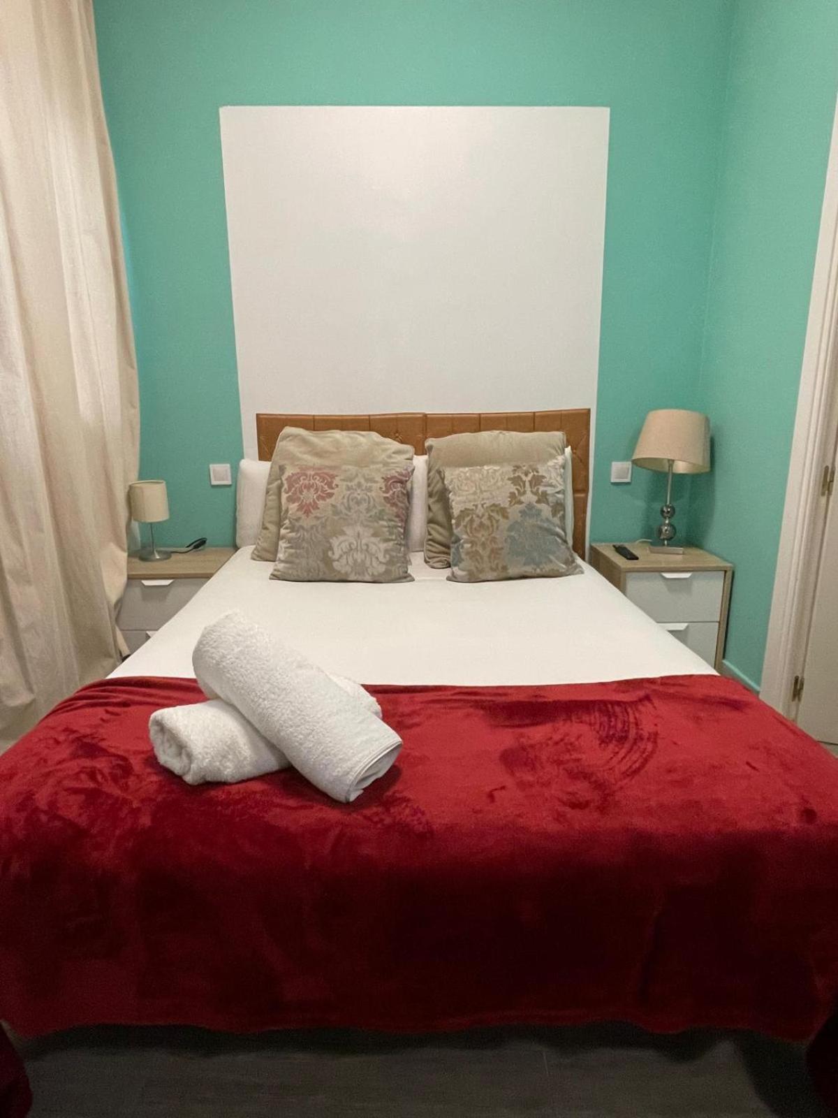 Apartment In The Center Of Мадрид Екстериор снимка